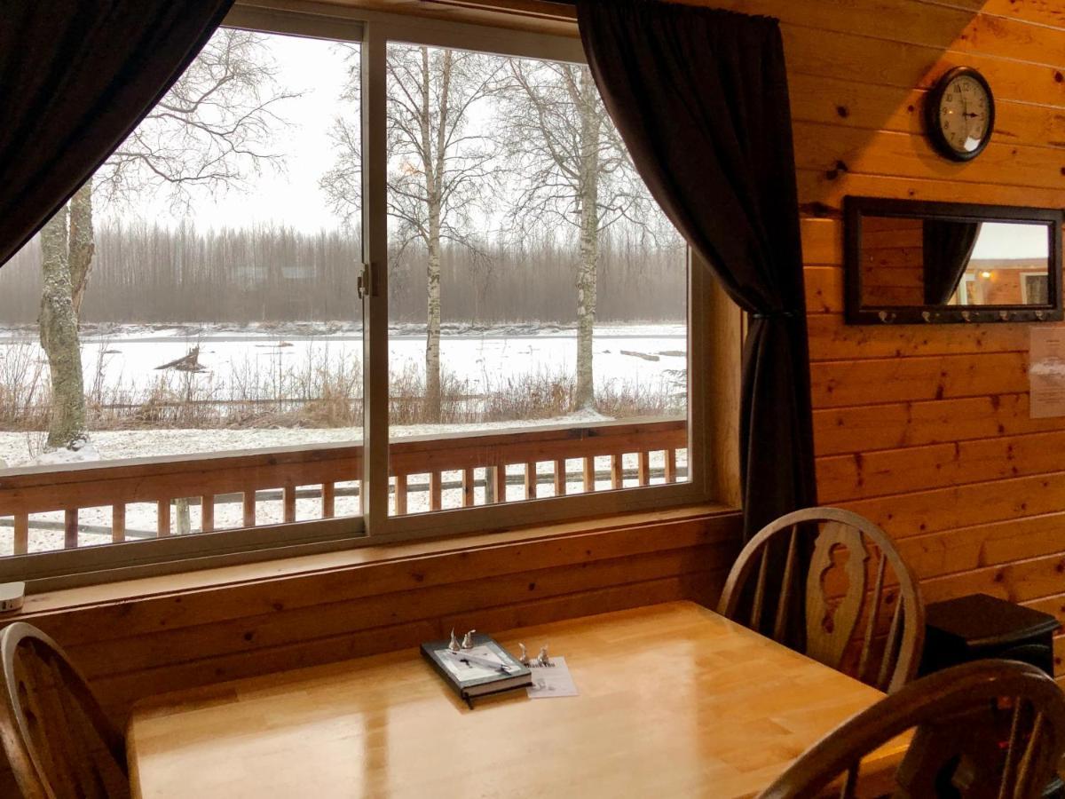 Susitna River Lodging, Riverside Cabins Талкитна Екстериор снимка