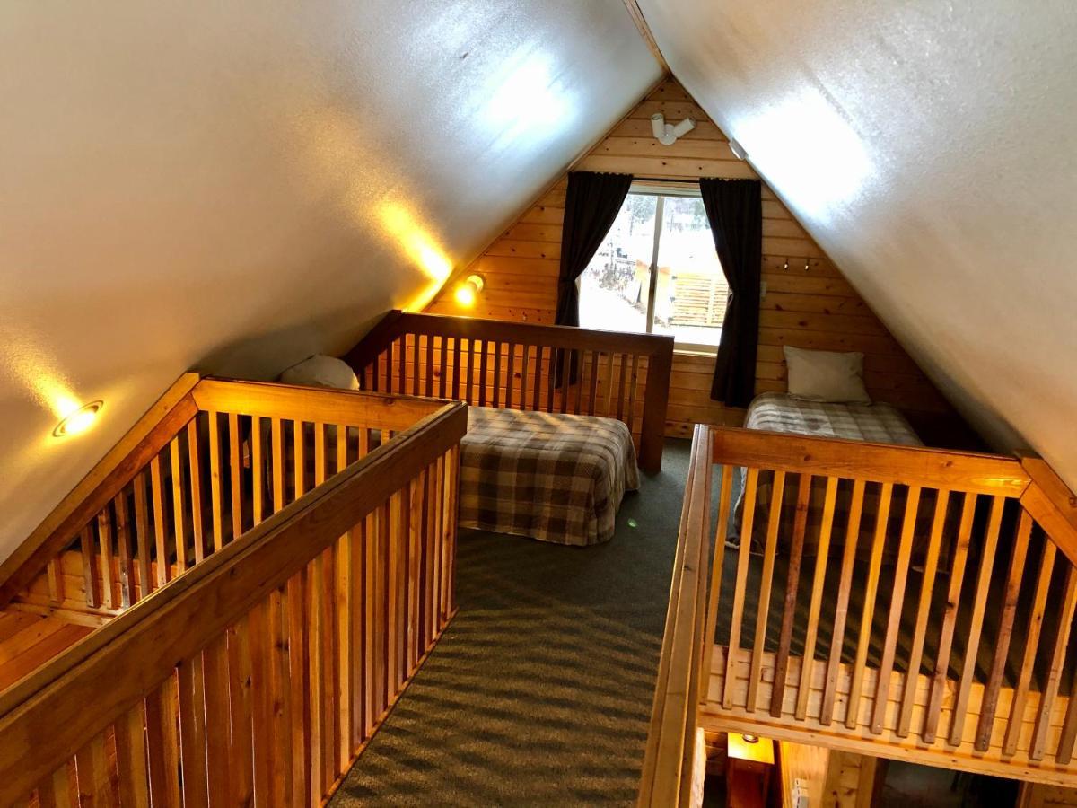 Susitna River Lodging, Riverside Cabins Талкитна Екстериор снимка