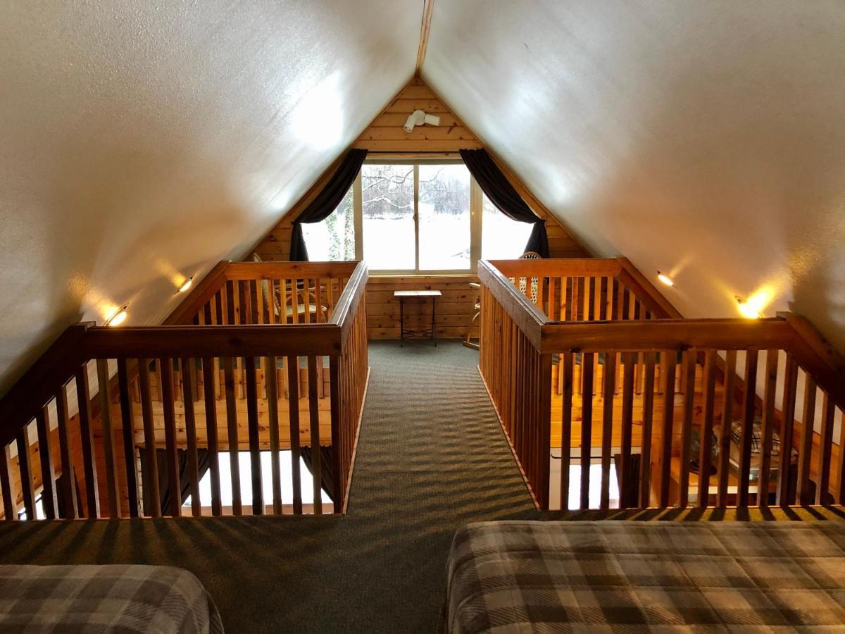 Susitna River Lodging, Riverside Cabins Талкитна Екстериор снимка